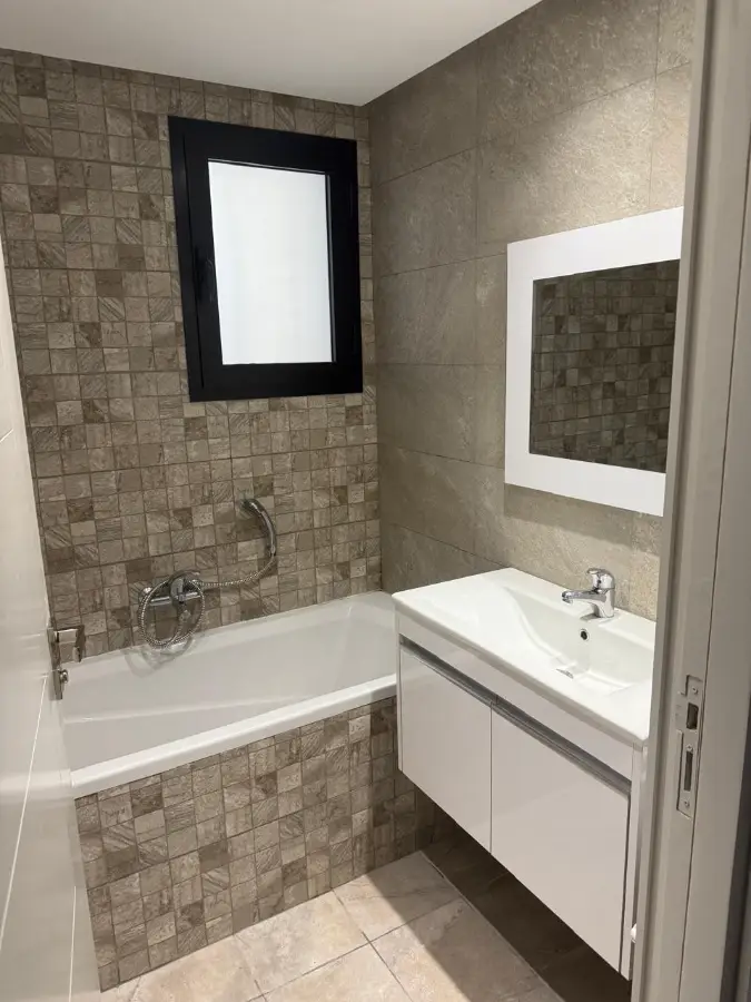 À Louer – Appartement S+2 haut standing au Jardin de Carthage - Photo 4