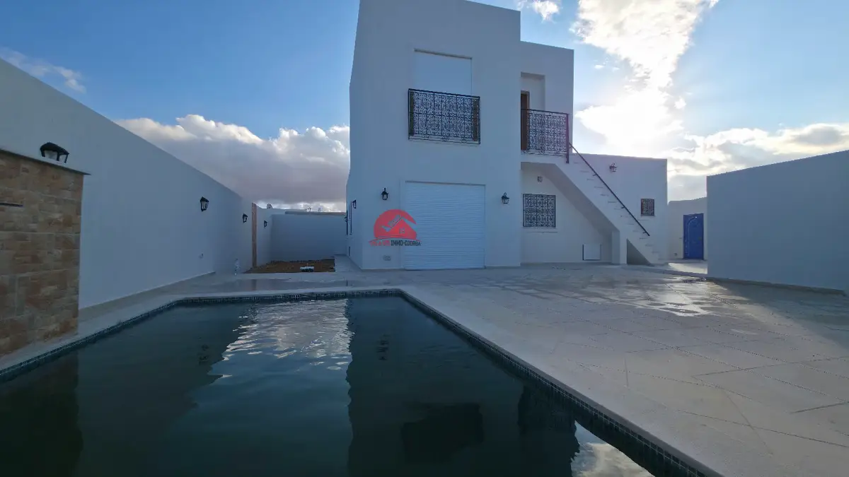 Vente de villa avec piscine à Houmt souk Djerba ZU  V 749 - Photo 1