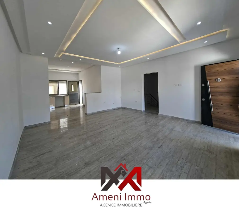 A vendre très belle villa S+3 à Cité El Hidhab - Photo 2