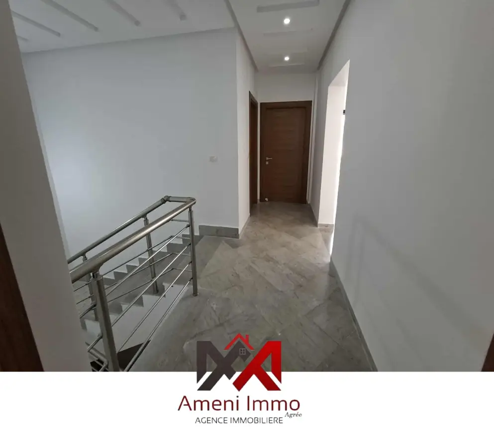 A vendre très belle villa S+3 à Cité El Hidhab - Photo 8