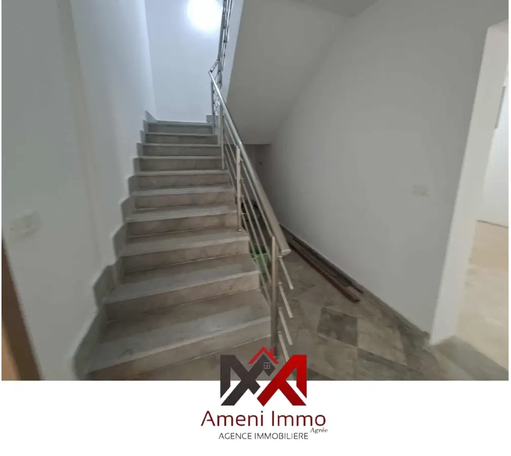 A vendre très belle villa S+3 à Cité El Hidhab - Photo 9