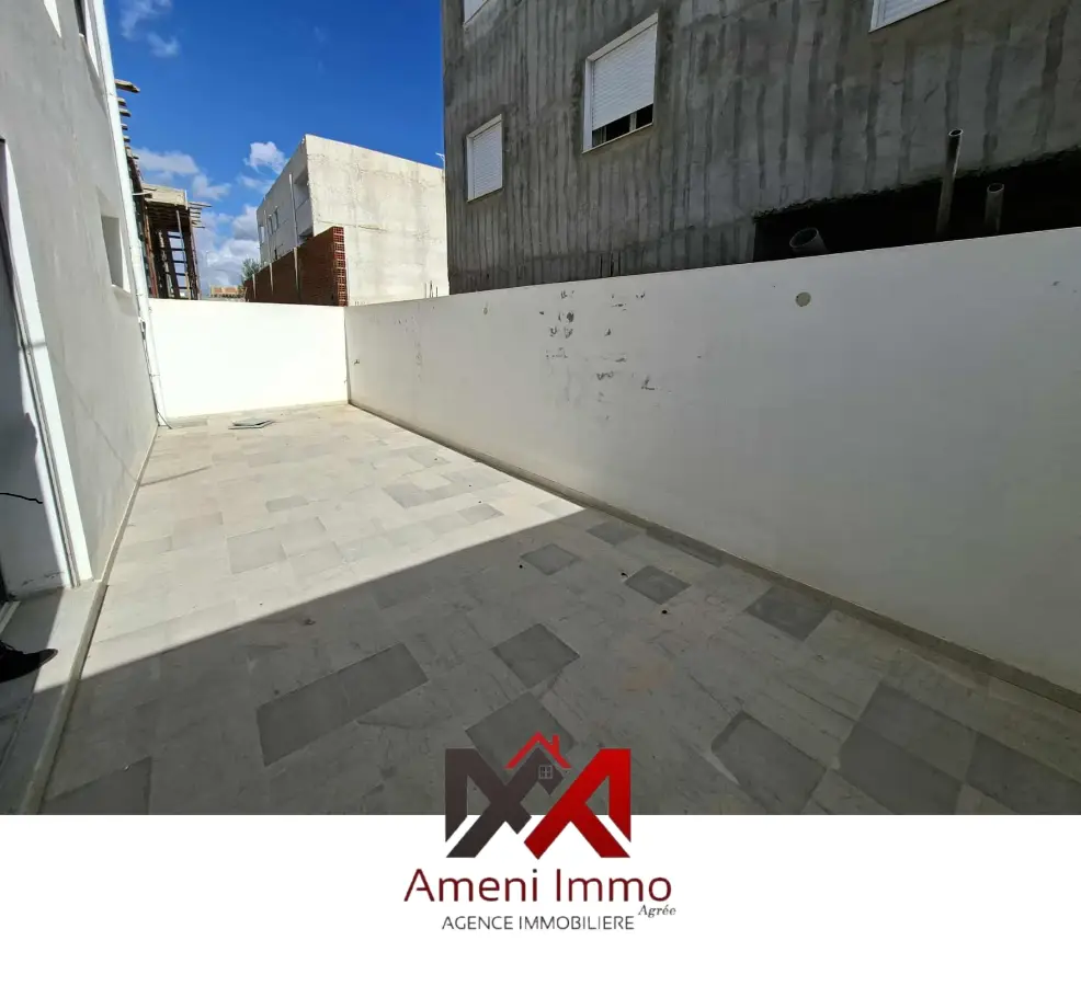 A vendre très belle villa S+3 à Cité El Hidhab - Photo 11