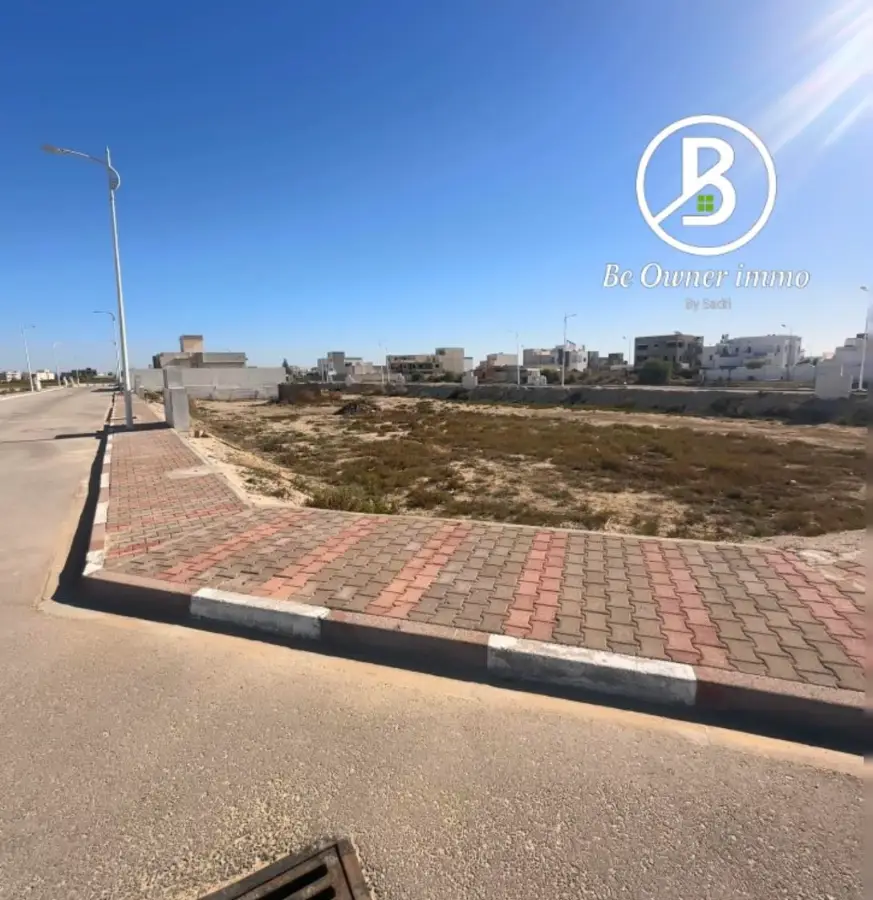 À Vendre – Terrain 320 m² - Photo 1