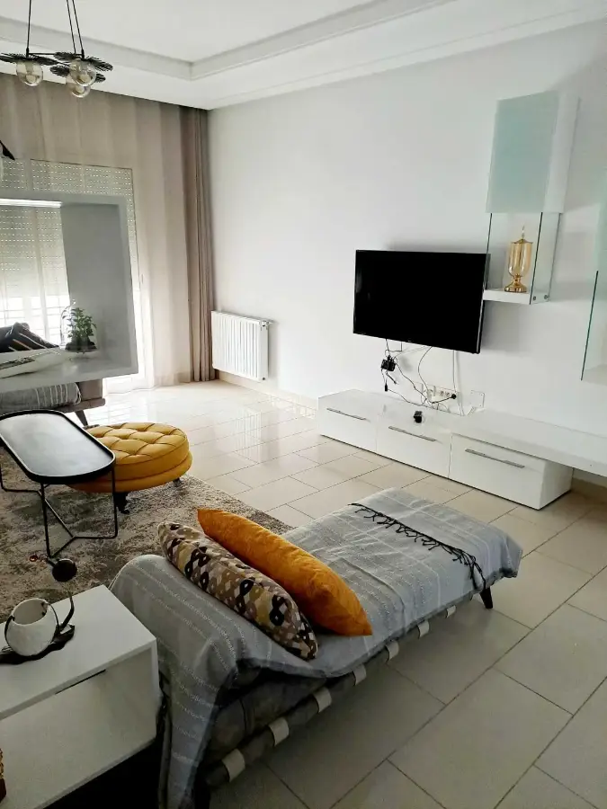 Particulier L S4 meublé Neuf pour étranger Cité wahat l 'aouina - Photo 3