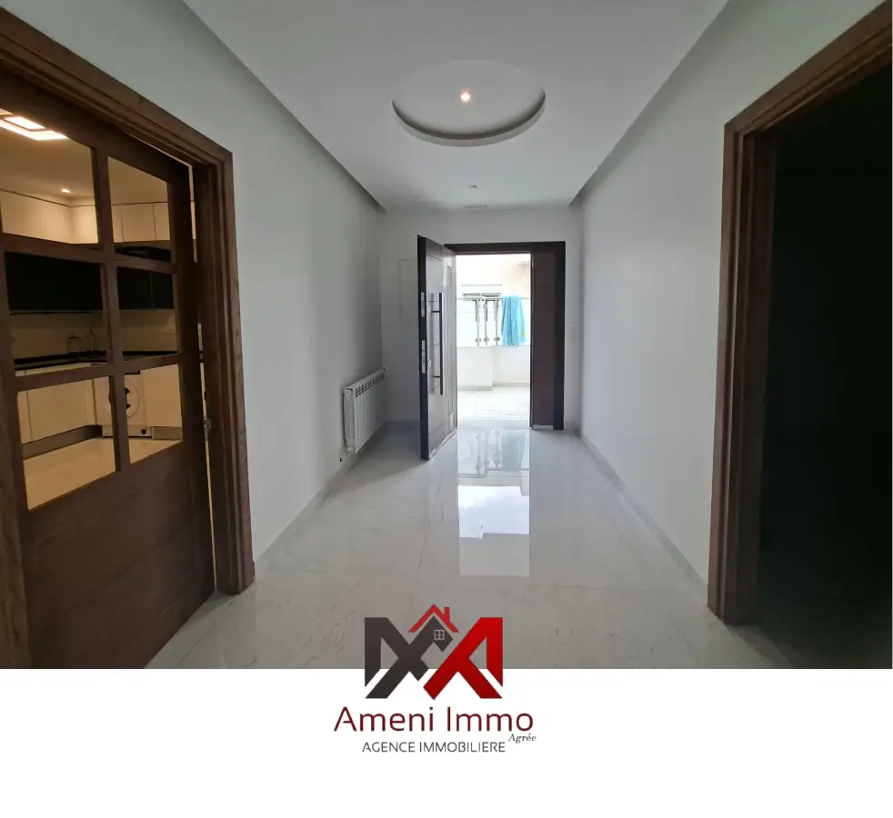 A Louer Étage de villa S+3 tout neuf, haut standing. - Photo 2