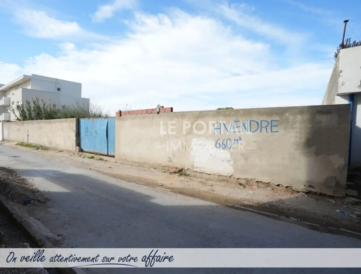 terrain à Vendre à Chotrana 1 – Opportunité d’Investissement - Photo 1