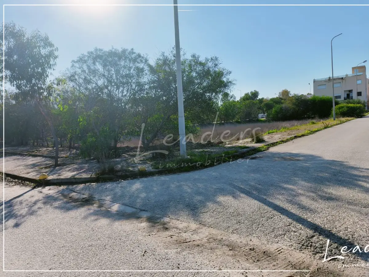 À VENDRE – Terrain constructible à Raoued - Photo 1