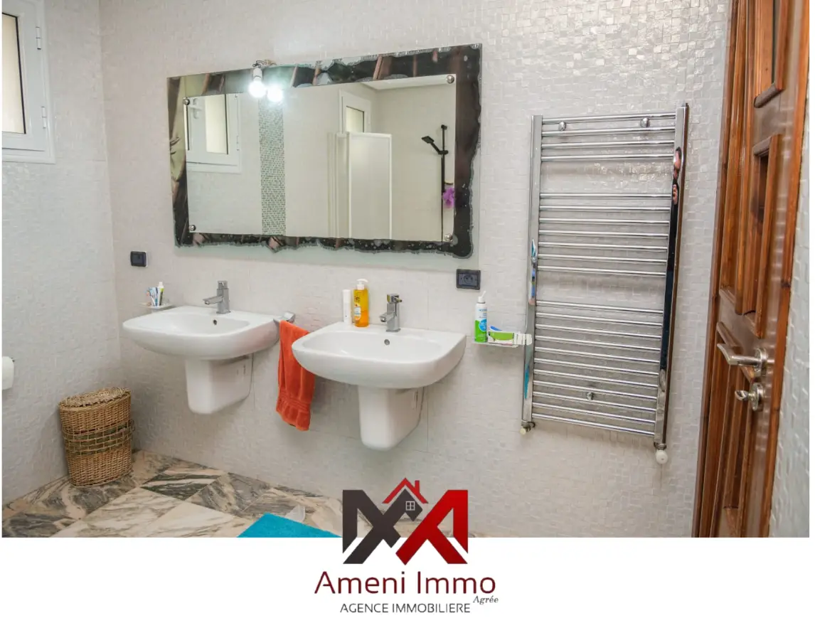 A vendre  magnifique villa à Ezzahra. - Photo 9