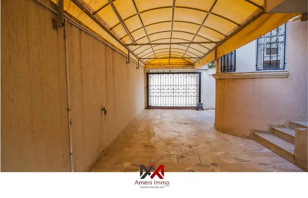 A vendre  magnifique villa à Ezzahra. - Photo 11