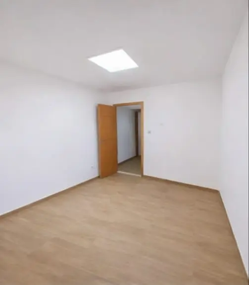 Locaux à usage professionnel - Photo 3