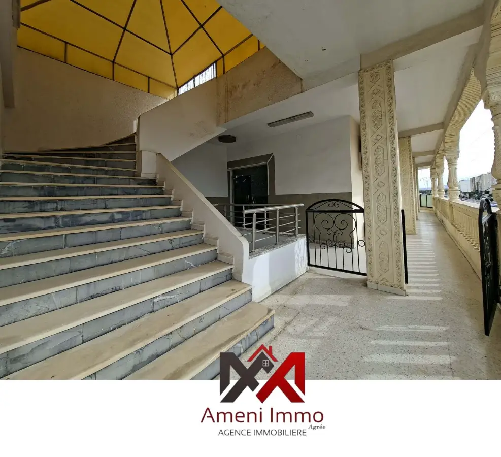 A louer ( avec pas de porte) salle de fête en plein centre Fouchana - Photo 5