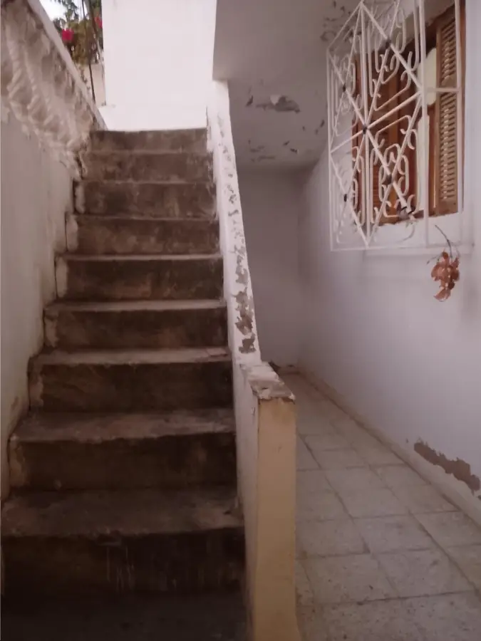 Maison tranquille, facile à vivre, gros potentiel. - Photo 2