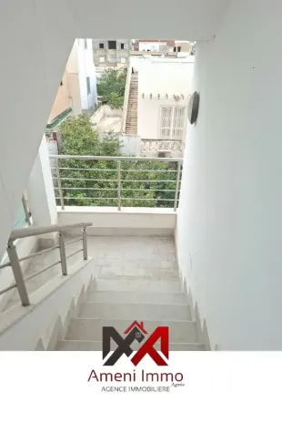 A Louer Étage de villa S+3 tout neuf, haut standing.