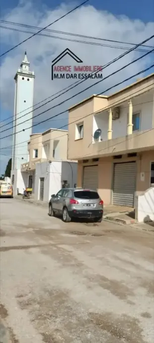 deux garages près de toutes commodités 